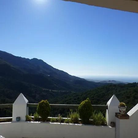 Villa Cerezas Casares